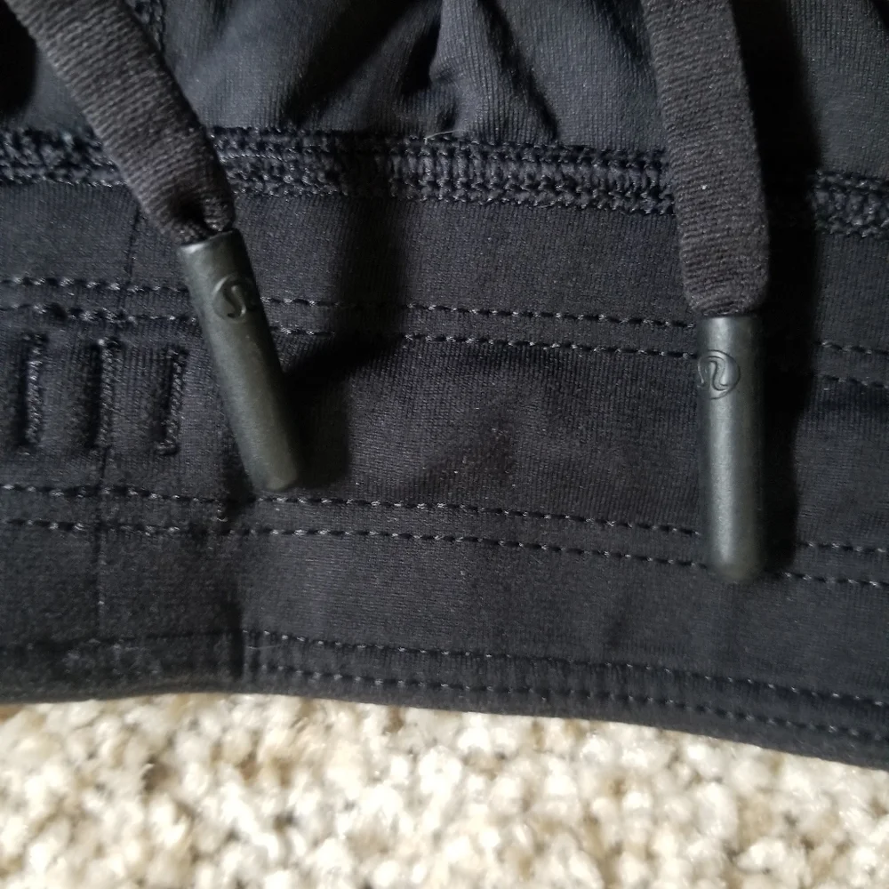 lululemon athletica excellent size